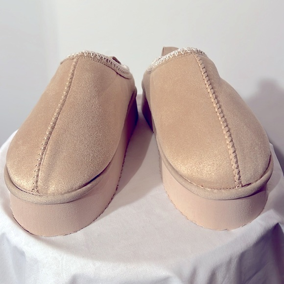 Ugg-like shoes - Picture 2 of 5